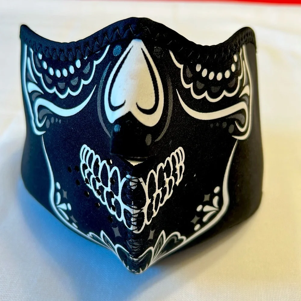 Black Skull Design Face Mask NWOT
